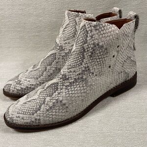 Franco Sarto Leather Ankle Boots Booties Snakeskin Texture Studs NWOT Reptile